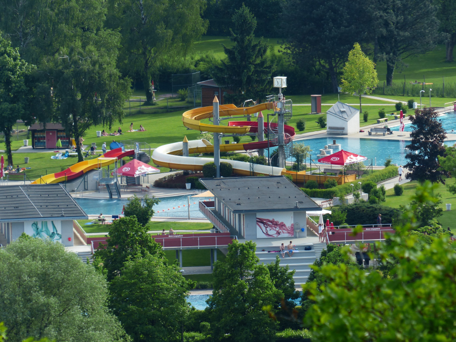 camping dans les landes avec toboggan aquatique 